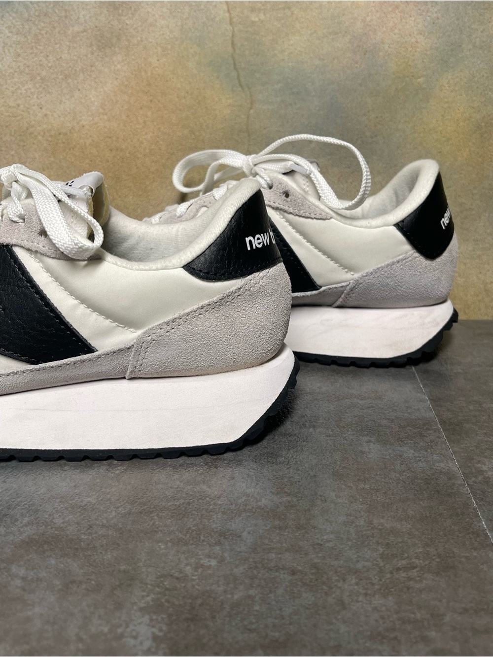 New Balance 237 Women's Sneakers White/Grey/Black Size 8.5B - Picture 11 of 16